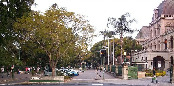 澳大利亚昆士兰科技大学位置优越